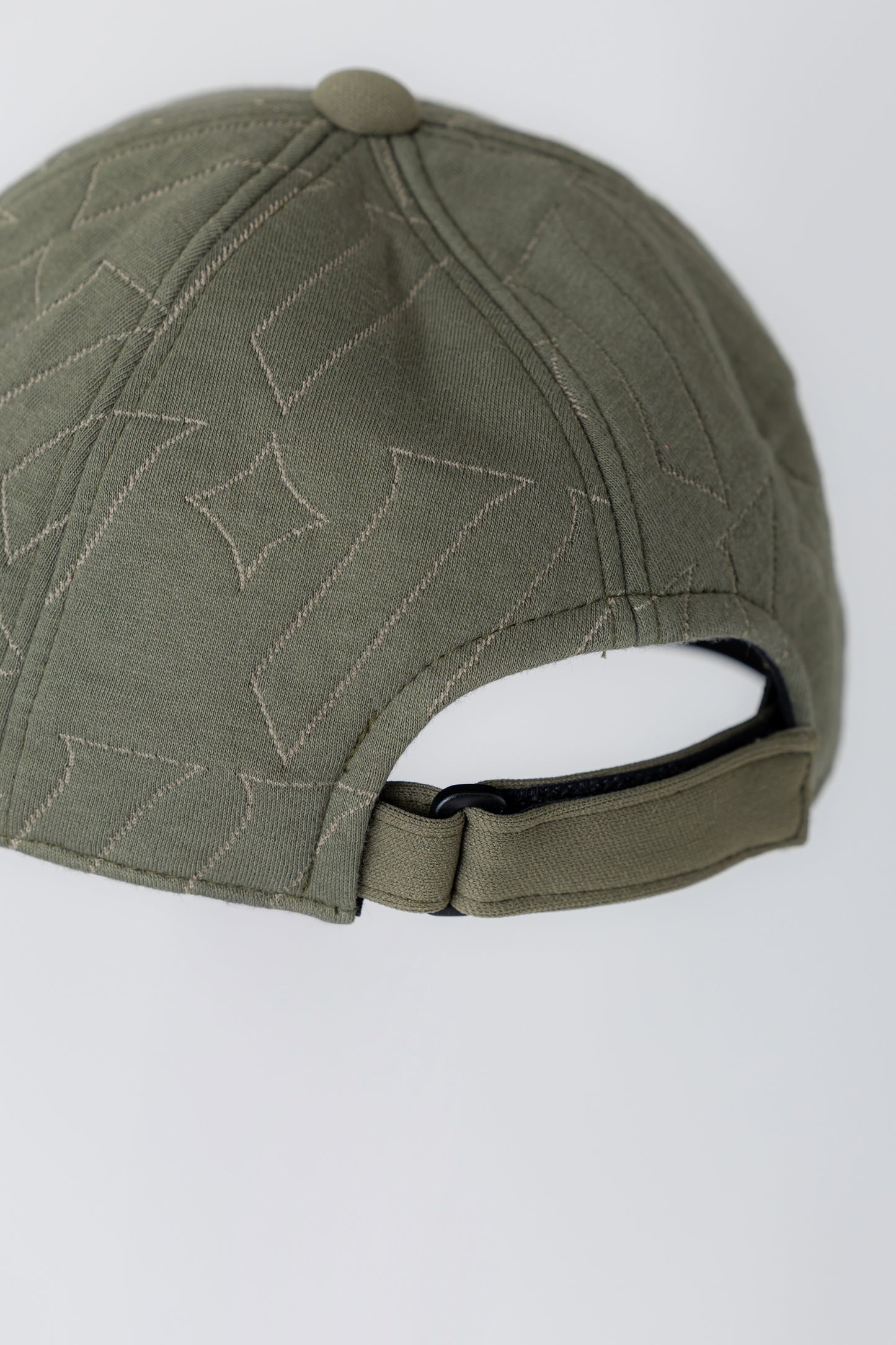男女兼用 ロゴキルトジャガード CAP オリーブグリーン