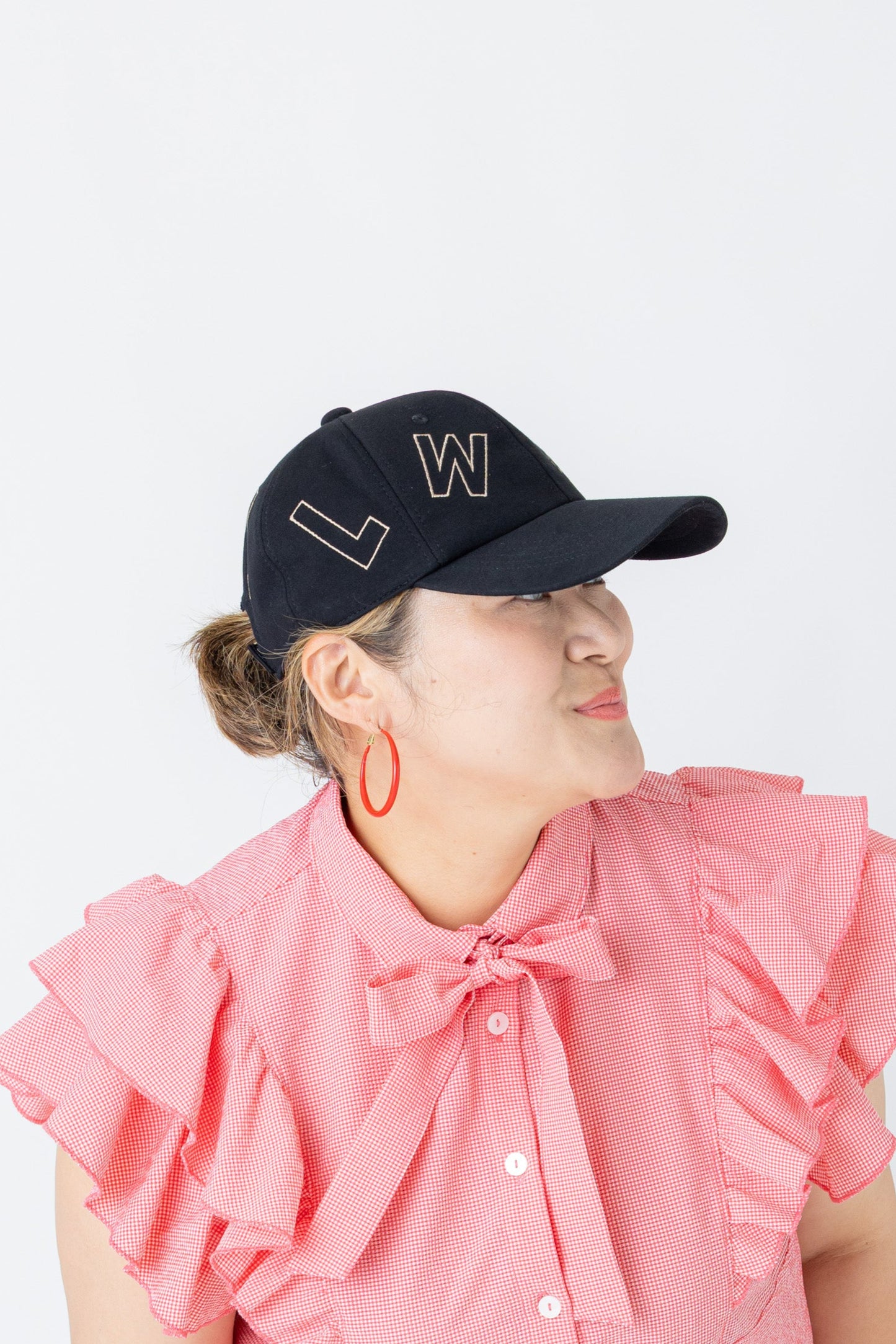 男女兼用 汗じみ防止の帽子 レインボー刺繍ロゴCAP 大きいサイズとフリーサイズ